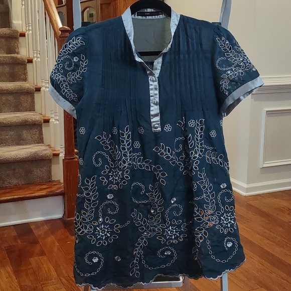 AZEL HAZEL Tops - AZELHAZEL Embroidered Eyelet Cutout Top  *NWOT